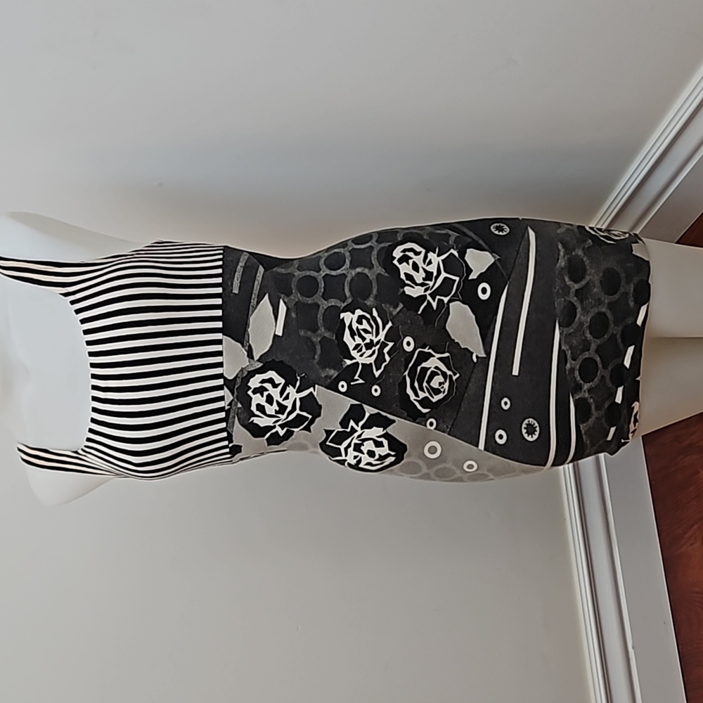 Keiko Vintage Bold black and white well fitted dress